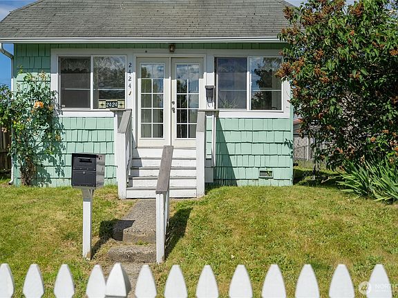 3rd image of 2424 Cleveland Avenue