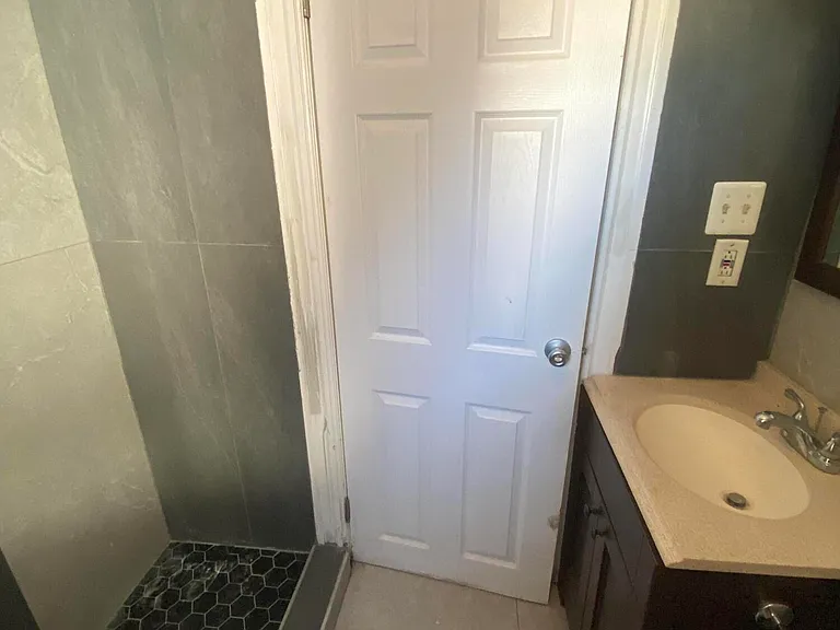 309 Hume St #D — Photo 13