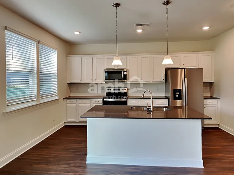 556 Rivermist Dr — Photo 3