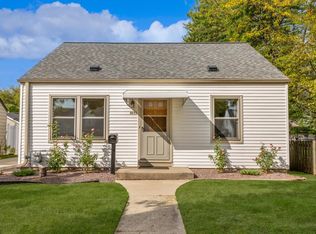 4449 S Lenox St, Milwaukee, WI 53207