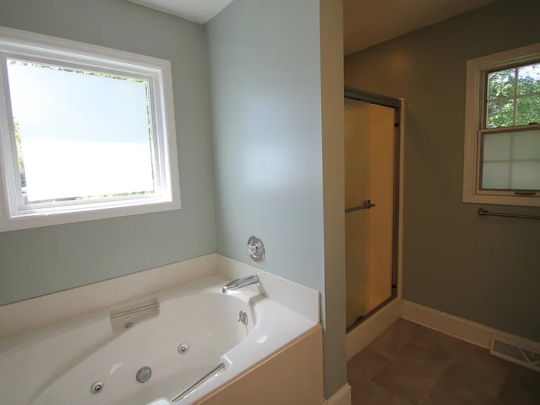 106 Elliott St W — Photo 12