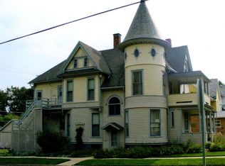 702 E Grove St APT 1, Bloomington, IL