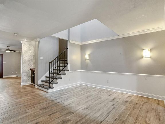 2nd image of 1320 Butternut Ave