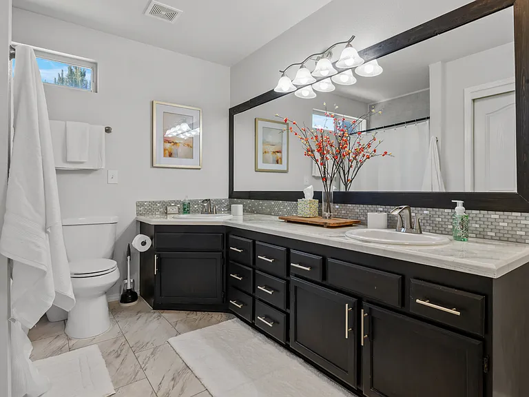1528 E Falconrim Ct — Photo 44