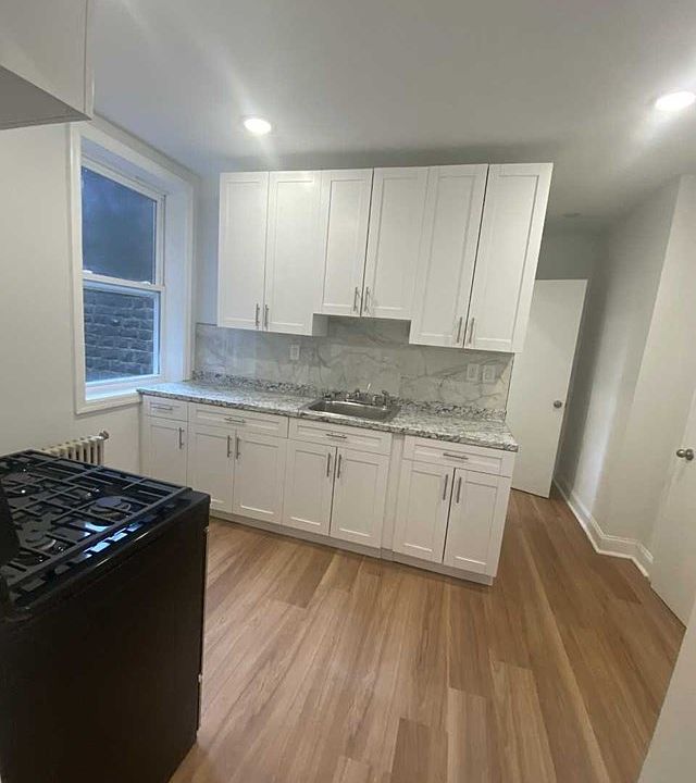 1st image of 355 Lincoln Ave