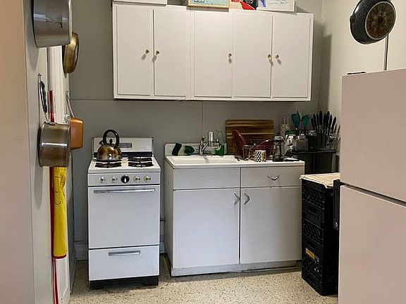 4th image of 1032 & 1042 W Market St
