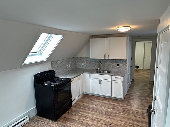 3rd image of 58-60 Waverly St #3