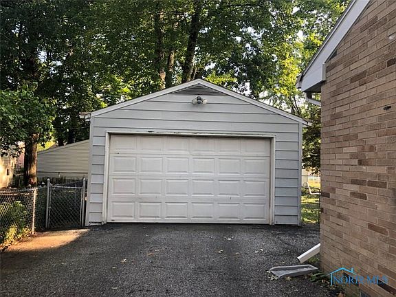 2nd image of 2001 Christian Ave