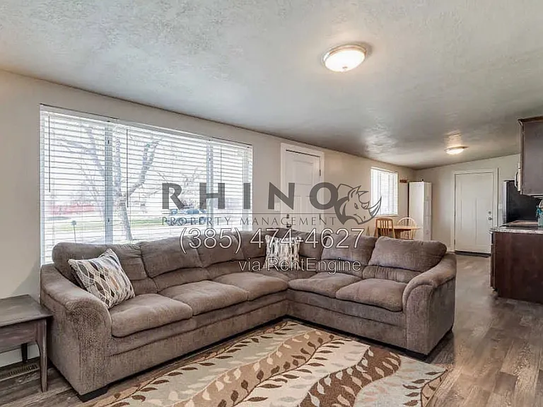 617 E 925 N — Photo 2