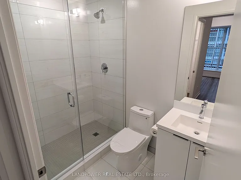 400 King St W #510 — Photo 14
