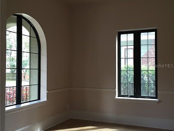 3rd image of 520 N Shine Ave