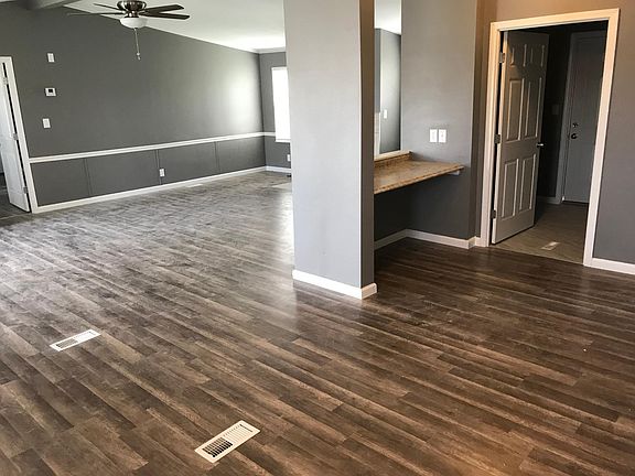 3rd image of 615 Margaret Ct
