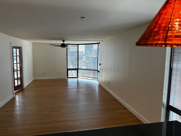 Living Room/Dining Area