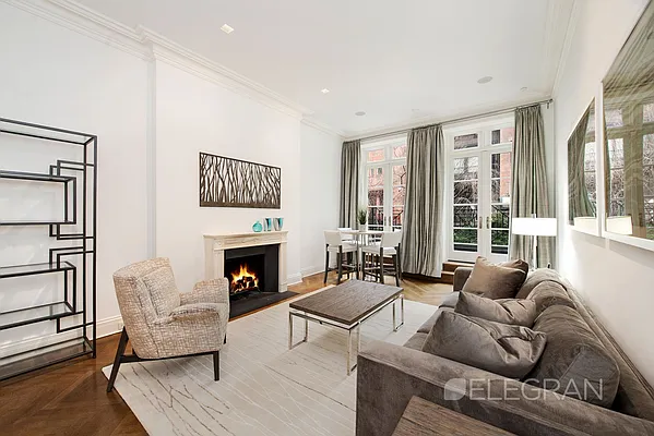 Sold by (Legacy) Elegran | media 27