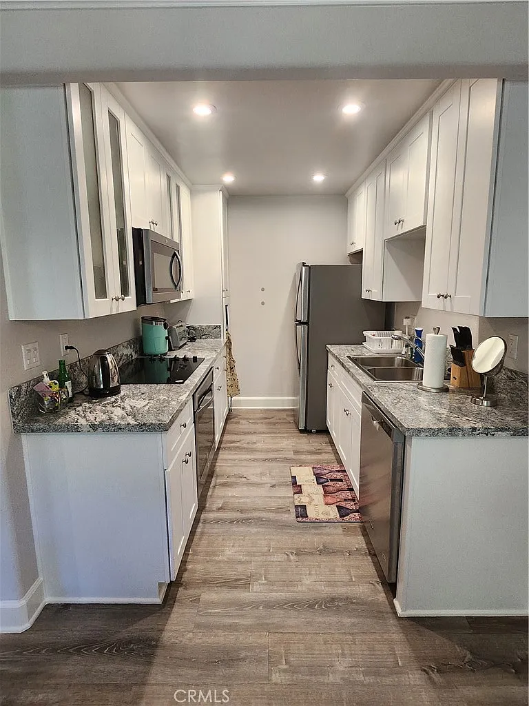 1 bed, 691 sqft, $2,750 — Photo 2