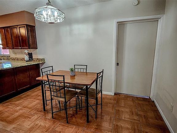 4th image of 14978 Cromwell Dr