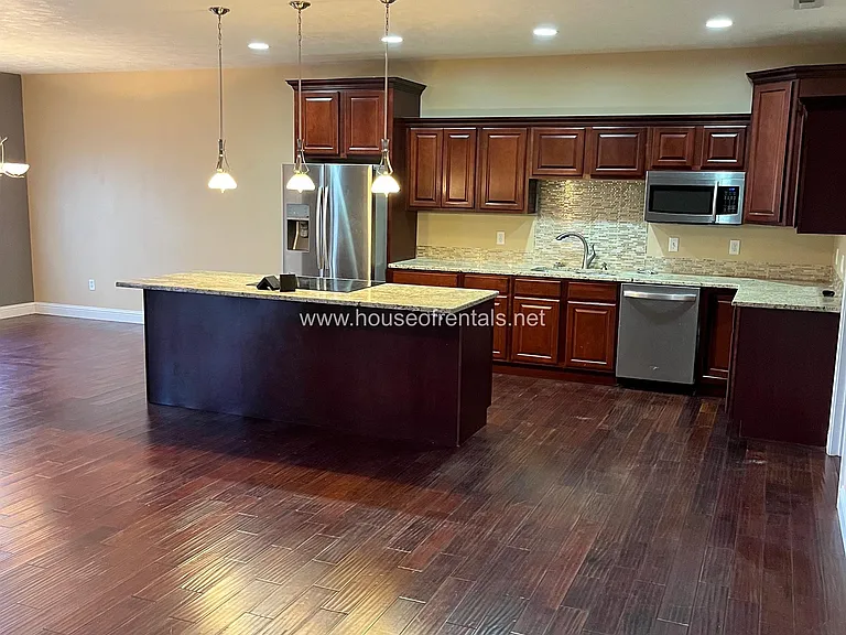 305 McVicker Dr #1 — Photo 4