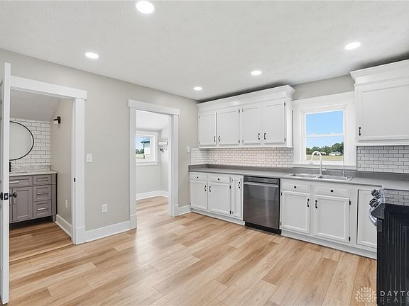 5th image of 8402 National Rd