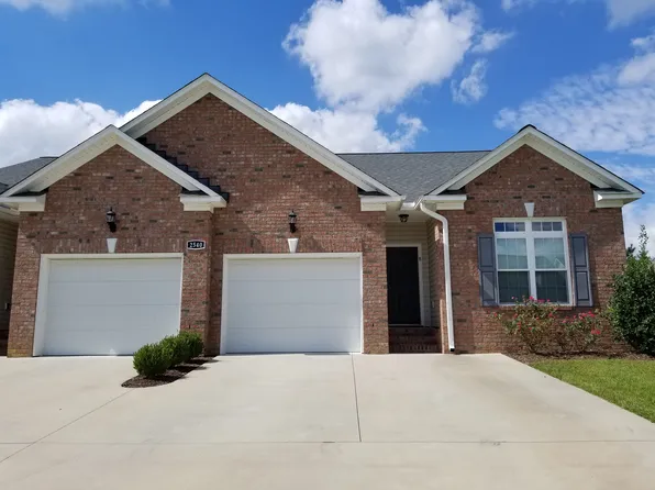 2540 Brookville Dr #B, Greenville, NC 27834