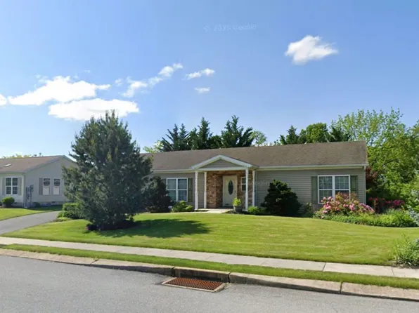 8 Madeleine Dr, Myerstown, PA 17067