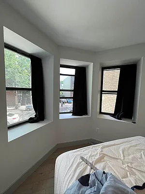 Rented by Delmark Realty LLC | media 11