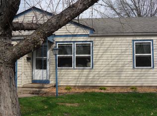 1938 S Ridgewood Dr, Wichita, KS 67218