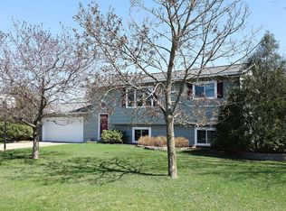 11114 Wisconsin Ave N, Champlin, MN 55316