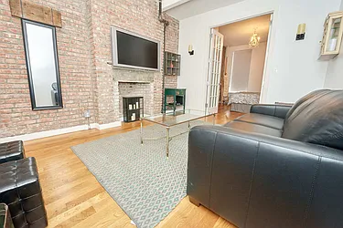 Rented by Safdie Realty Group