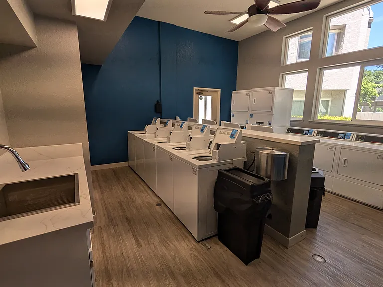 Fountain Circle Townhomes — Photo 5
