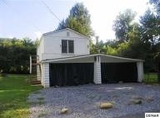214 Sycamore Ln, Gatlinburg, TN 37738