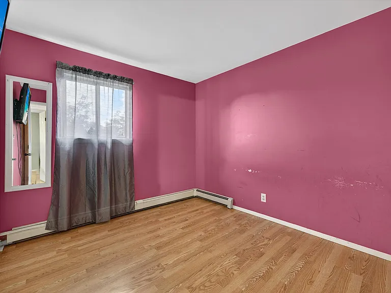 76 Maureen Dr — Photo 27
