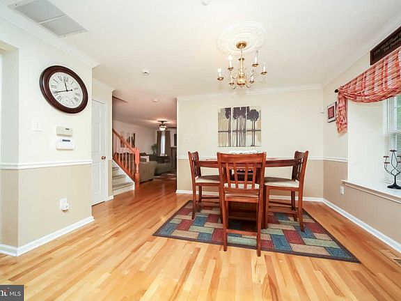 5th image of 2606 Juniper Ln