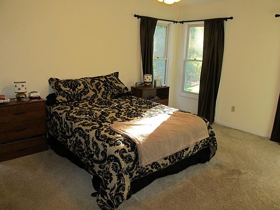 3rd image of 2312 Foxfire Dr