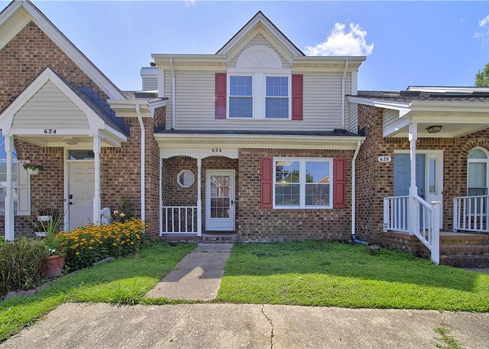 1st image of 626 S Lake Cir