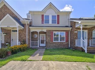 626 S Lake Cir, Chesapeake, VA 23322