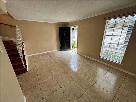 4th image of 3849 Ridgelake Dr APT C