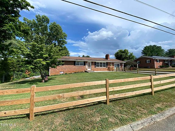 3rd image of 112 Norwood Dr