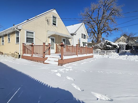 2nd image of 2423 California St NE