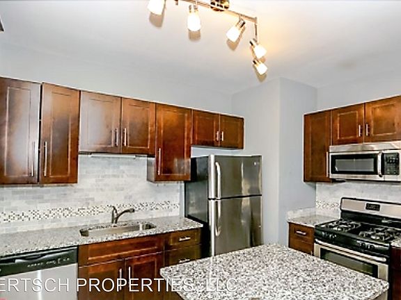 3rd image of 4657 N Beacon St #3
