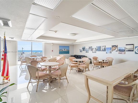 5th image of 465 Ocean Dr APT 422
