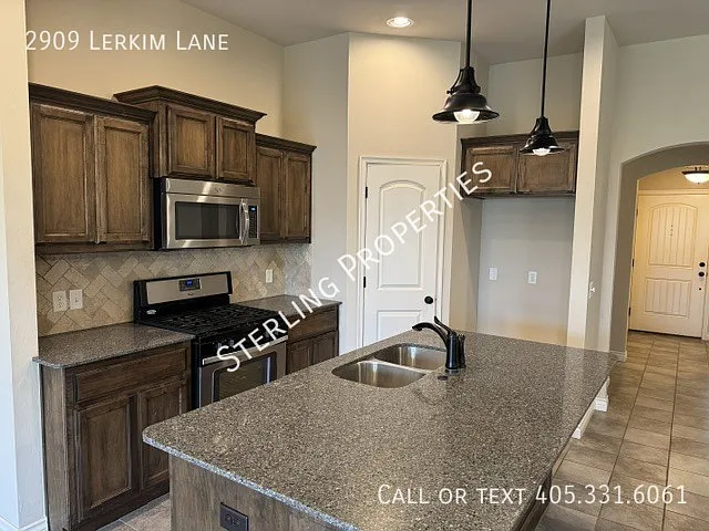 2909 Lerkim Ln — Photo 10