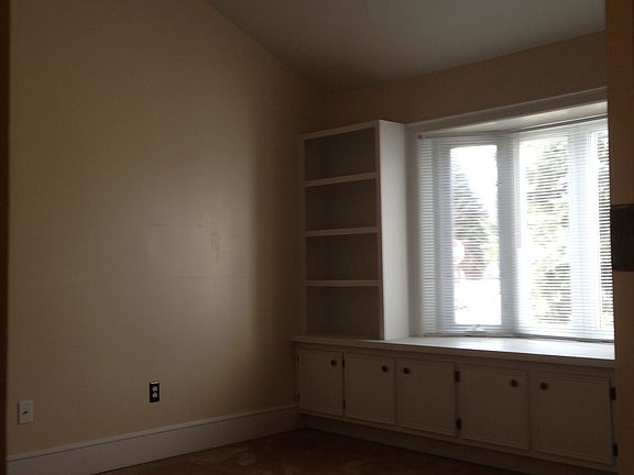 3rd image of 18087 Hillcrest Dr