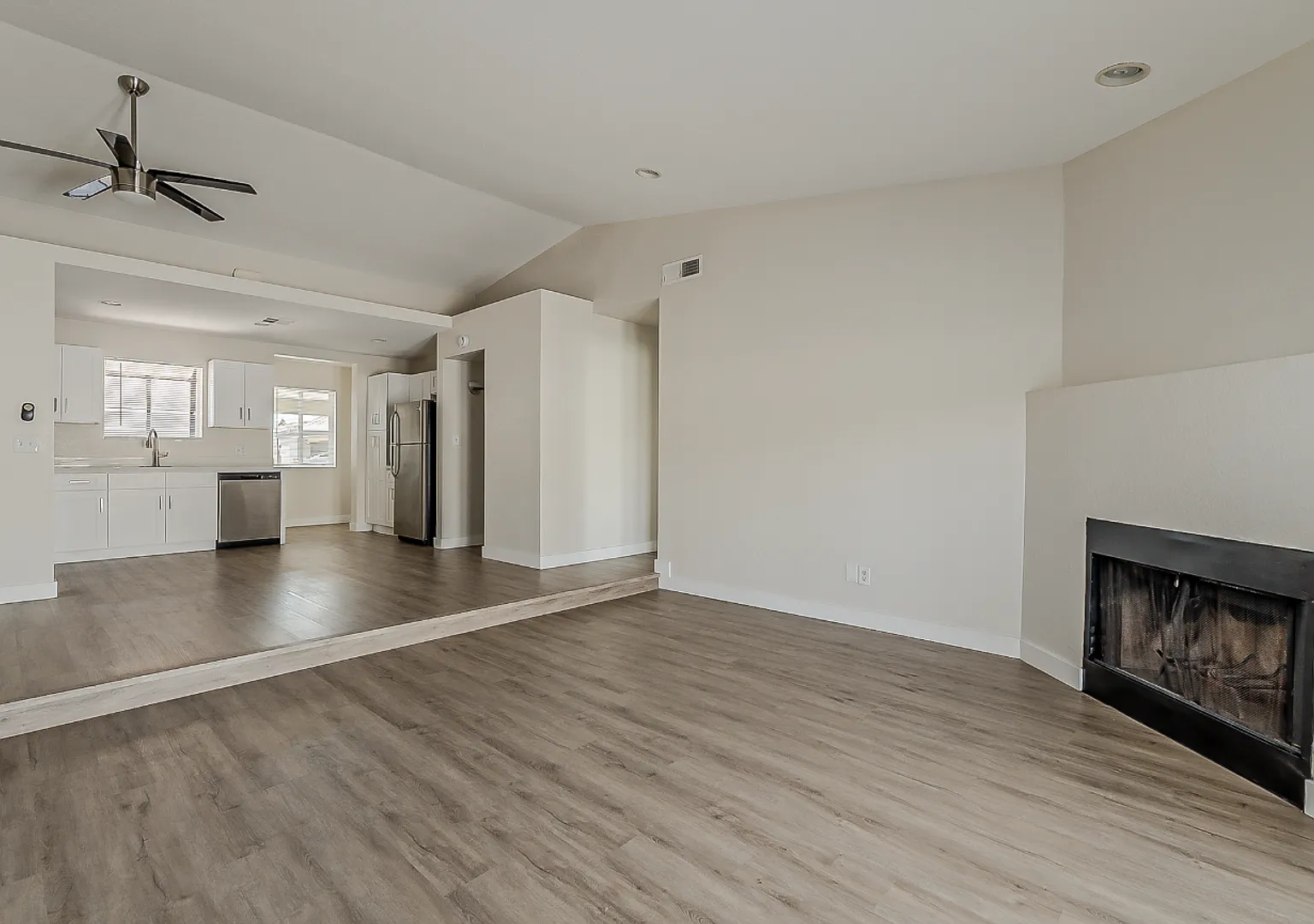 Fully Remodeled!! Low Deposit only $995.00. — Photo 4