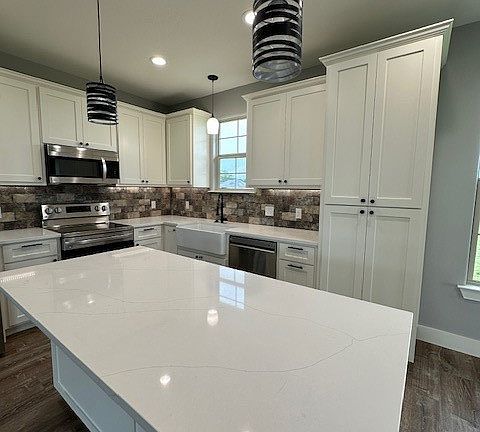 3rd image of 79 Wilson St