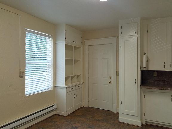 2nd image of 928 Pleasant Ave