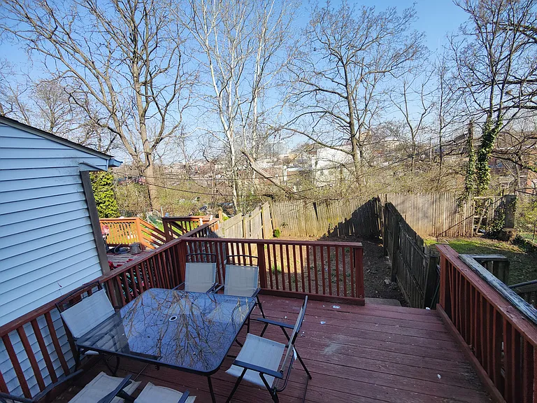 204 Pearl St — Photo 2