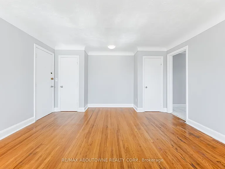 1047 Churchill Ave E #5 — Photo 9