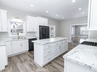 1035 W Hosmer St, Marinette, WI 54143