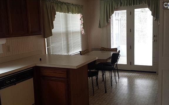 4th image of 202 Sandcreek Dr