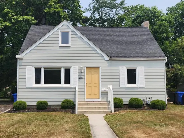 225 Deptford Rd, Glassboro, NJ 08028